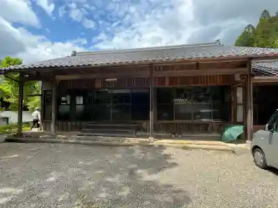 浄念寺の{uncategorized: "未分類", other: "その他", undefined: "問題あり", building: "その他建物", grave: "お墓", sacred_gate: "鳥居", guardian: "狛犬", statue: "像", buddha: "仏像", history: "歴史", nature: "自然", garden: "庭園", animal: "動物", pagoda: "塔", temizu: "手水舎", mountain_gate: "山門・神門", sanctuary: "本殿・本堂", subordinate: "末社・摂社", art: "芸術", scenery: "景色", jizo: "地蔵", ema: "絵馬", goshuin: "御朱印", omikuji: "おみくじ", items: "授与品その他", amulet: "お守り", goshuincho: "御朱印帳", eats: "食事", festival: "お祭り", votive_dance: "神楽", shichigosan: "七五三参", wedding: "結婚式", experience: "体験その他", initially: "初詣", around: "周辺", anti_infection: "感染症対策"}