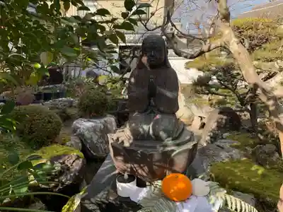 神谷山持明院の像