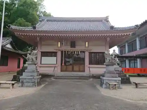 白鳥神社の本殿・本堂