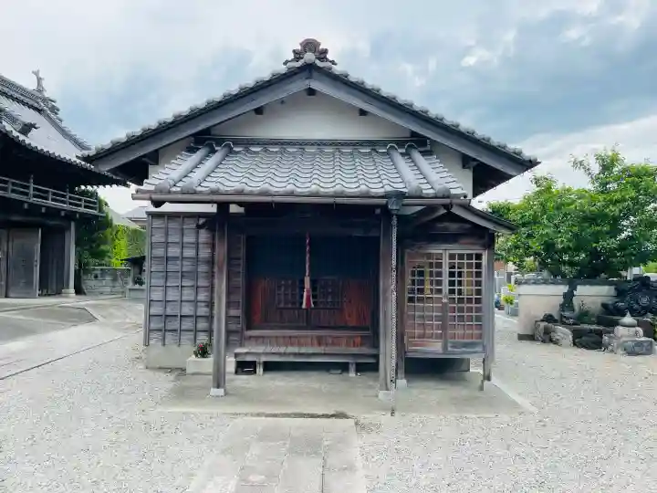 正眼院の{uncategorized: "未分類", other: "その他", undefined: "問題あり", building: "その他建物", grave: "お墓", sacred_gate: "鳥居", guardian: "狛犬", statue: "像", buddha: "仏像", history: "歴史", nature: "自然", garden: "庭園", animal: "動物", pagoda: "塔", temizu: "手水舎", mountain_gate: "山門・神門", sanctuary: "本殿・本堂", subordinate: "末社・摂社", art: "芸術", scenery: "景色", jizo: "地蔵", ema: "絵馬", goshuin: "御朱印", omikuji: "おみくじ", items: "授与品その他", amulet: "お守り", goshuincho: "御朱印帳", eats: "食事", festival: "お祭り", votive_dance: "神楽", shichigosan: "七五三参", wedding: "結婚式", experience: "体験その他", initially: "初詣", around: "周辺", anti_infection: "感染症対策"}