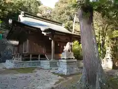 石座神社の本殿