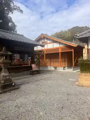 船引神社の{uncategorized: "未分類", other: "その他", undefined: "問題あり", building: "その他建物", grave: "お墓", sacred_gate: "鳥居", guardian: "狛犬", statue: "像", buddha: "仏像", history: "歴史", nature: "自然", garden: "庭園", animal: "動物", pagoda: "塔", temizu: "手水舎", mountain_gate: "山門・神門", sanctuary: "本殿・本堂", subordinate: "末社・摂社", art: "芸術", scenery: "景色", jizo: "地蔵", ema: "絵馬", goshuin: "御朱印", omikuji: "おみくじ", items: "授与品その他", amulet: "お守り", goshuincho: "御朱印帳", eats: "食事", festival: "お祭り", votive_dance: "神楽", shichigosan: "七五三参", wedding: "結婚式", experience: "体験その他", initially: "初詣", around: "周辺", anti_infection: "感染症対策"}