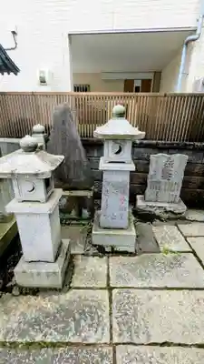 猫実庚申塔のその他建物