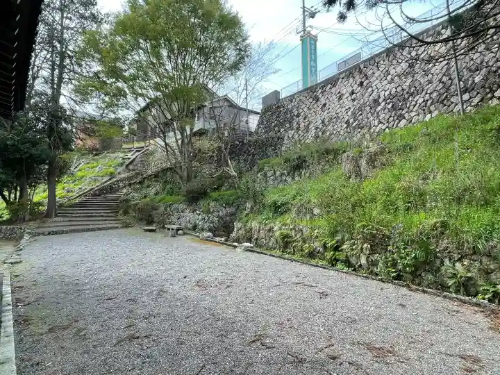 瀧之宮神社の{uncategorized: "未分類", other: "その他", undefined: "問題あり", building: "その他建物", grave: "お墓", sacred_gate: "鳥居", guardian: "狛犬", statue: "像", buddha: "仏像", history: "歴史", nature: "自然", garden: "庭園", animal: "動物", pagoda: "塔", temizu: "手水舎", mountain_gate: "山門・神門", sanctuary: "本殿・本堂", subordinate: "末社・摂社", art: "芸術", scenery: "景色", jizo: "地蔵", ema: "絵馬", goshuin: "御朱印", omikuji: "おみくじ", items: "授与品その他", amulet: "お守り", goshuincho: "御朱印帳", eats: "食事", festival: "お祭り", votive_dance: "神楽", shichigosan: "七五三参", wedding: "結婚式", experience: "体験その他", initially: "初詣", around: "周辺", anti_infection: "感染症対策"}