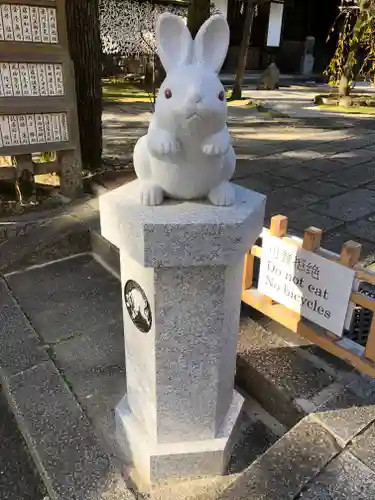 岡崎神社の狛犬