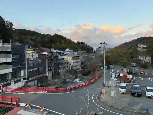 修禅寺の{uncategorized: "未分類", other: "その他", undefined: "問題あり", building: "その他建物", grave: "お墓", sacred_gate: "鳥居", guardian: "狛犬", statue: "像", buddha: "仏像", history: "歴史", nature: "自然", garden: "庭園", animal: "動物", pagoda: "塔", temizu: "手水舎", mountain_gate: "山門・神門", sanctuary: "本殿・本堂", subordinate: "末社・摂社", art: "芸術", scenery: "景色", jizo: "地蔵", ema: "絵馬", goshuin: "御朱印", omikuji: "おみくじ", items: "授与品その他", amulet: "お守り", goshuincho: "御朱印帳", eats: "食事", festival: "お祭り", votive_dance: "神楽", shichigosan: "七五三参", wedding: "結婚式", experience: "体験その他", initially: "初詣", around: "周辺", anti_infection: "感染症対策"}