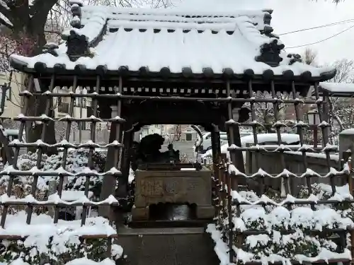 白山神社の{uncategorized: "未分類", other: "その他", undefined: "問題あり", building: "その他建物", grave: "お墓", sacred_gate: "鳥居", guardian: "狛犬", statue: "像", buddha: "仏像", history: "歴史", nature: "自然", garden: "庭園", animal: "動物", pagoda: "塔", temizu: "手水舎", mountain_gate: "山門・神門", sanctuary: "本殿・本堂", subordinate: "末社・摂社", art: "芸術", scenery: "景色", jizo: "地蔵", ema: "絵馬", goshuin: "御朱印", omikuji: "おみくじ", items: "授与品その他", amulet: "お守り", goshuincho: "御朱印帳", eats: "食事", festival: "お祭り", votive_dance: "神楽", shichigosan: "七五三参", wedding: "結婚式", experience: "体験その他", initially: "初詣", around: "周辺", anti_infection: "感染症対策"}