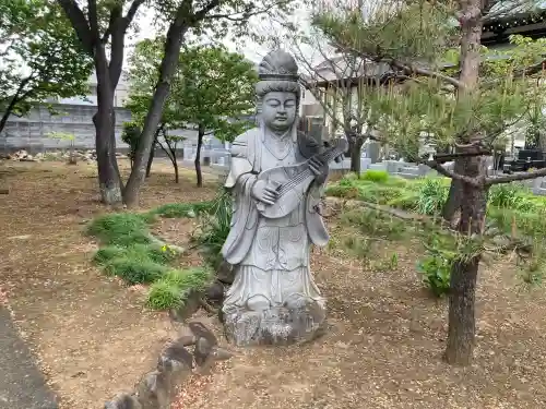 観蔵院の{uncategorized: "未分類", other: "その他", undefined: "問題あり", building: "その他建物", grave: "お墓", sacred_gate: "鳥居", guardian: "狛犬", statue: "像", buddha: "仏像", history: "歴史", nature: "自然", garden: "庭園", animal: "動物", pagoda: "塔", temizu: "手水舎", mountain_gate: "山門・神門", sanctuary: "本殿・本堂", subordinate: "末社・摂社", art: "芸術", scenery: "景色", jizo: "地蔵", ema: "絵馬", goshuin: "御朱印", omikuji: "おみくじ", items: "授与品その他", amulet: "お守り", goshuincho: "御朱印帳", eats: "食事", festival: "お祭り", votive_dance: "神楽", shichigosan: "七五三参", wedding: "結婚式", experience: "体験その他", initially: "初詣", around: "周辺", anti_infection: "感染症対策"}