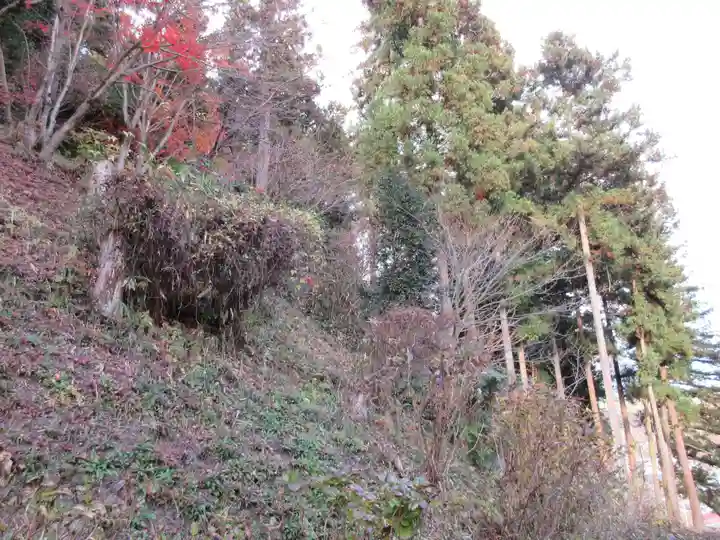 石都々古和気神社の周辺
