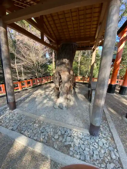 伏見稲荷大社の{uncategorized: "未分類", other: "その他", undefined: "問題あり", building: "その他建物", grave: "お墓", sacred_gate: "鳥居", guardian: "狛犬", statue: "像", buddha: "仏像", history: "歴史", nature: "自然", garden: "庭園", animal: "動物", pagoda: "塔", temizu: "手水舎", mountain_gate: "山門・神門", sanctuary: "本殿・本堂", subordinate: "末社・摂社", art: "芸術", scenery: "景色", jizo: "地蔵", ema: "絵馬", goshuin: "御朱印", omikuji: "おみくじ", items: "授与品その他", amulet: "お守り", goshuincho: "御朱印帳", eats: "食事", festival: "お祭り", votive_dance: "神楽", shichigosan: "七五三参", wedding: "結婚式", experience: "体験その他", initially: "初詣", around: "周辺", anti_infection: "感染症対策"}