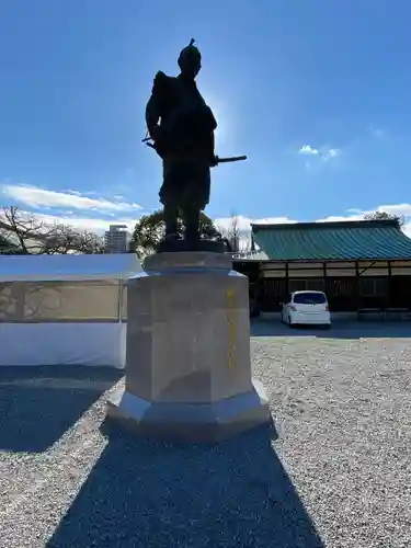 豊國神社の像