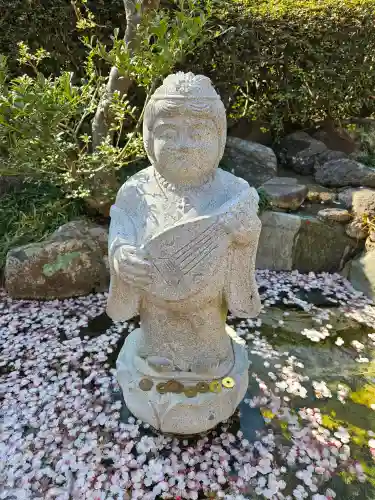 密藏院の{uncategorized: "未分類", other: "その他", undefined: "問題あり", building: "その他建物", grave: "お墓", sacred_gate: "鳥居", guardian: "狛犬", statue: "像", buddha: "仏像", history: "歴史", nature: "自然", garden: "庭園", animal: "動物", pagoda: "塔", temizu: "手水舎", mountain_gate: "山門・神門", sanctuary: "本殿・本堂", subordinate: "末社・摂社", art: "芸術", scenery: "景色", jizo: "地蔵", ema: "絵馬", goshuin: "御朱印", omikuji: "おみくじ", items: "授与品その他", amulet: "お守り", goshuincho: "御朱印帳", eats: "食事", festival: "お祭り", votive_dance: "神楽", shichigosan: "七五三参", wedding: "結婚式", experience: "体験その他", initially: "初詣", around: "周辺", anti_infection: "感染症対策"}