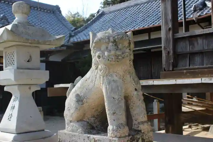 八幡神社の狛犬