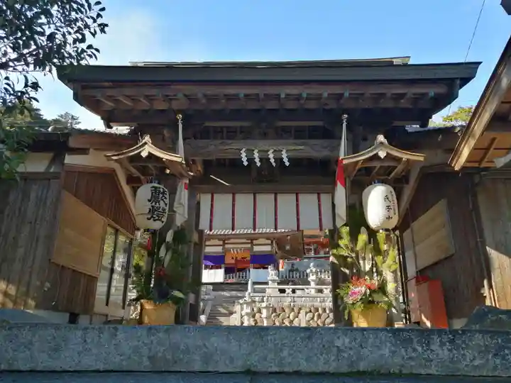 檜尾神社の山門・神門