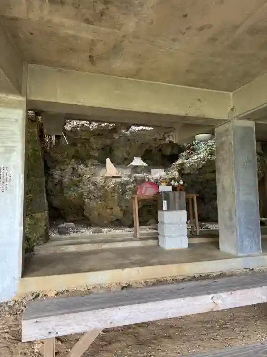 天久宮の{uncategorized: "未分類", other: "その他", undefined: "問題あり", building: "その他建物", grave: "お墓", sacred_gate: "鳥居", guardian: "狛犬", statue: "像", buddha: "仏像", history: "歴史", nature: "自然", garden: "庭園", animal: "動物", pagoda: "塔", temizu: "手水舎", mountain_gate: "山門・神門", sanctuary: "本殿・本堂", subordinate: "末社・摂社", art: "芸術", scenery: "景色", jizo: "地蔵", ema: "絵馬", goshuin: "御朱印", omikuji: "おみくじ", items: "授与品その他", amulet: "お守り", goshuincho: "御朱印帳", eats: "食事", festival: "お祭り", votive_dance: "神楽", shichigosan: "七五三参", wedding: "結婚式", experience: "体験その他", initially: "初詣", around: "周辺", anti_infection: "感染症対策"}