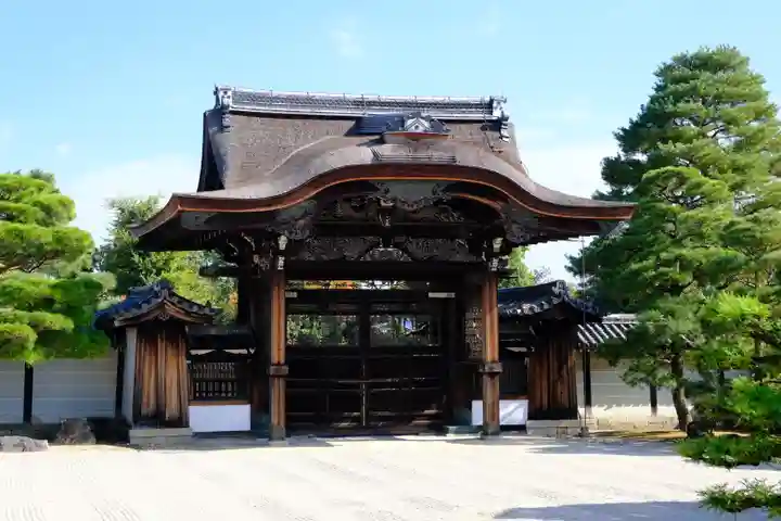仁和寺の山門・神門