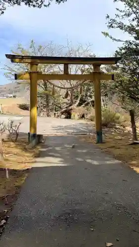 橡木山白木神社の{uncategorized: "未分類", other: "その他", undefined: "問題あり", building: "その他建物", grave: "お墓", sacred_gate: "鳥居", guardian: "狛犬", statue: "像", buddha: "仏像", history: "歴史", nature: "自然", garden: "庭園", animal: "動物", pagoda: "塔", temizu: "手水舎", mountain_gate: "山門・神門", sanctuary: "本殿・本堂", subordinate: "末社・摂社", art: "芸術", scenery: "景色", jizo: "地蔵", ema: "絵馬", goshuin: "御朱印", omikuji: "おみくじ", items: "授与品その他", amulet: "お守り", goshuincho: "御朱印帳", eats: "食事", festival: "お祭り", votive_dance: "神楽", shichigosan: "七五三参", wedding: "結婚式", experience: "体験その他", initially: "初詣", around: "周辺", anti_infection: "感染症対策"}