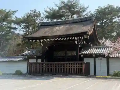南禅寺の{uncategorized: "未分類", other: "その他", undefined: "問題あり", building: "その他建物", grave: "お墓", sacred_gate: "鳥居", guardian: "狛犬", statue: "像", buddha: "仏像", history: "歴史", nature: "自然", garden: "庭園", animal: "動物", pagoda: "塔", temizu: "手水舎", mountain_gate: "山門・神門", sanctuary: "本殿・本堂", subordinate: "末社・摂社", art: "芸術", scenery: "景色", jizo: "地蔵", ema: "絵馬", goshuin: "御朱印", omikuji: "おみくじ", items: "授与品その他", amulet: "お守り", goshuincho: "御朱印帳", eats: "食事", festival: "お祭り", votive_dance: "神楽", shichigosan: "七五三参", wedding: "結婚式", experience: "体験その他", initially: "初詣", around: "周辺", anti_infection: "感染症対策"}