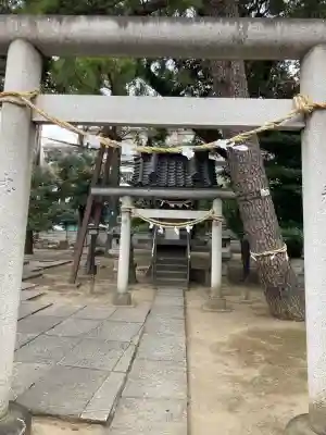 栗原氷川神社の{uncategorized: "未分類", other: "その他", undefined: "問題あり", building: "その他建物", grave: "お墓", sacred_gate: "鳥居", guardian: "狛犬", statue: "像", buddha: "仏像", history: "歴史", nature: "自然", garden: "庭園", animal: "動物", pagoda: "塔", temizu: "手水舎", mountain_gate: "山門・神門", sanctuary: "本殿・本堂", subordinate: "末社・摂社", art: "芸術", scenery: "景色", jizo: "地蔵", ema: "絵馬", goshuin: "御朱印", omikuji: "おみくじ", items: "授与品その他", amulet: "お守り", goshuincho: "御朱印帳", eats: "食事", festival: "お祭り", votive_dance: "神楽", shichigosan: "七五三参", wedding: "結婚式", experience: "体験その他", initially: "初詣", around: "周辺", anti_infection: "感染症対策"}