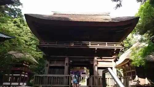 西明寺の山門