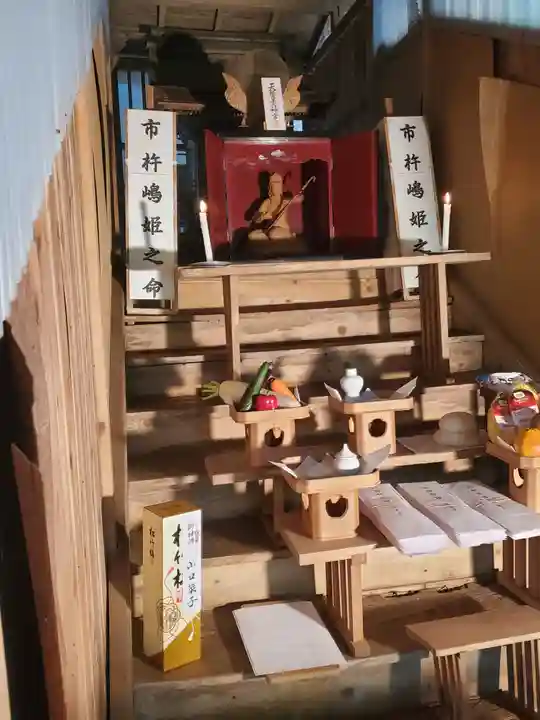 名草厳島神社の本殿・本堂