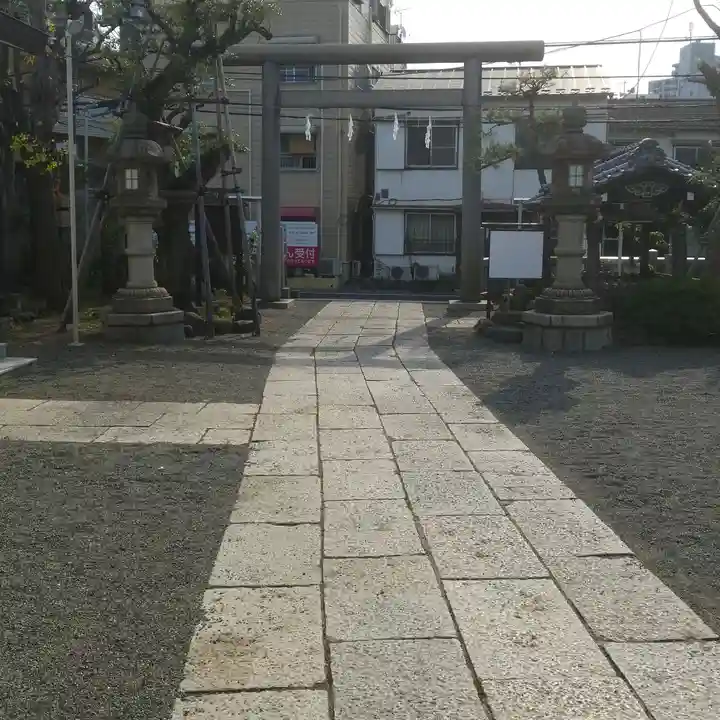 諏訪神社の鳥居
