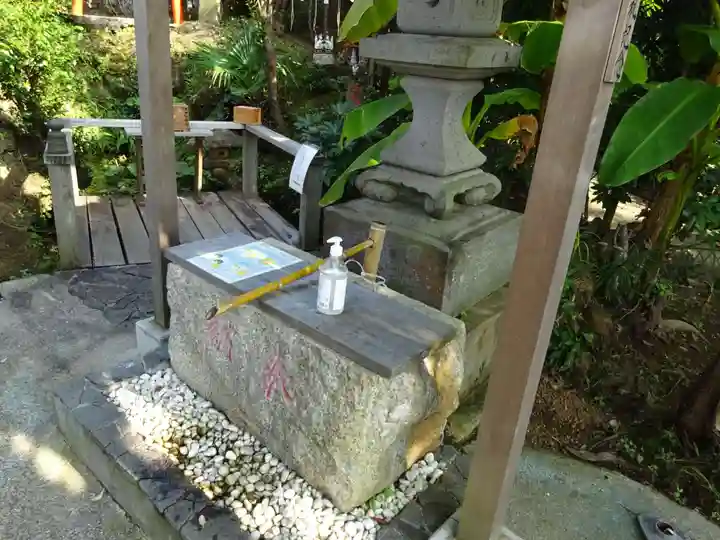 横浜御嶽神社の手水舎