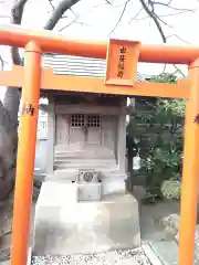 港稲荷神社の末社