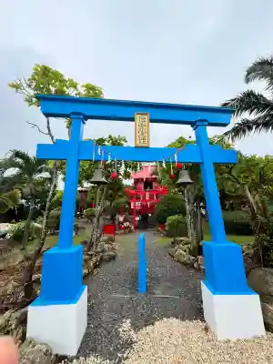 石垣宝来宝来神社の{uncategorized: "未分類", other: "その他", undefined: "問題あり", building: "その他建物", grave: "お墓", sacred_gate: "鳥居", guardian: "狛犬", statue: "像", buddha: "仏像", history: "歴史", nature: "自然", garden: "庭園", animal: "動物", pagoda: "塔", temizu: "手水舎", mountain_gate: "山門・神門", sanctuary: "本殿・本堂", subordinate: "末社・摂社", art: "芸術", scenery: "景色", jizo: "地蔵", ema: "絵馬", goshuin: "御朱印", omikuji: "おみくじ", items: "授与品その他", amulet: "お守り", goshuincho: "御朱印帳", eats: "食事", festival: "お祭り", votive_dance: "神楽", shichigosan: "七五三参", wedding: "結婚式", experience: "体験その他", initially: "初詣", around: "周辺", anti_infection: "感染症対策"}