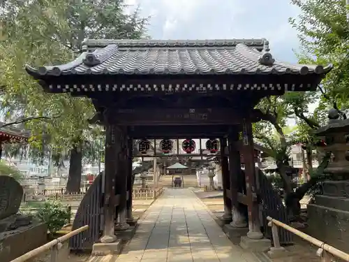 新井薬師（梅照院）の山門・神門