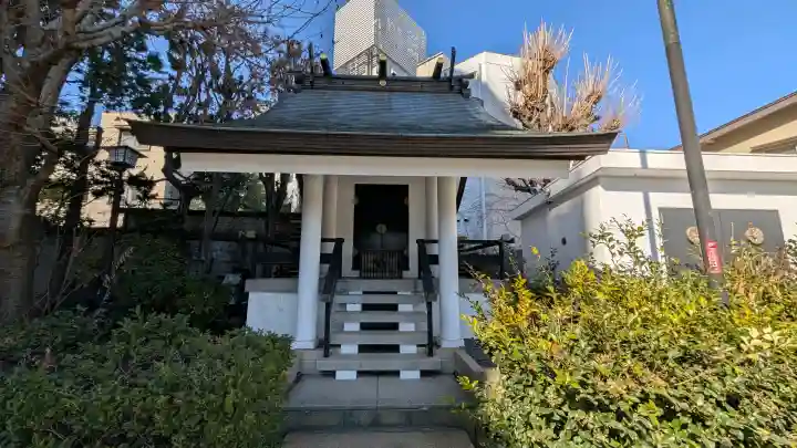 日枝神社の{uncategorized: "未分類", other: "その他", undefined: "問題あり", building: "その他建物", grave: "お墓", sacred_gate: "鳥居", guardian: "狛犬", statue: "像", buddha: "仏像", history: "歴史", nature: "自然", garden: "庭園", animal: "動物", pagoda: "塔", temizu: "手水舎", mountain_gate: "山門・神門", sanctuary: "本殿・本堂", subordinate: "末社・摂社", art: "芸術", scenery: "景色", jizo: "地蔵", ema: "絵馬", goshuin: "御朱印", omikuji: "おみくじ", items: "授与品その他", amulet: "お守り", goshuincho: "御朱印帳", eats: "食事", festival: "お祭り", votive_dance: "神楽", shichigosan: "七五三参", wedding: "結婚式", experience: "体験その他", initially: "初詣", around: "周辺", anti_infection: "感染症対策"}
