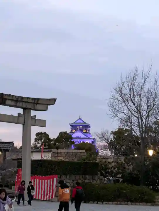 豊國神社の{uncategorized: "未分類", other: "その他", undefined: "問題あり", building: "その他建物", grave: "お墓", sacred_gate: "鳥居", guardian: "狛犬", statue: "像", buddha: "仏像", history: "歴史", nature: "自然", garden: "庭園", animal: "動物", pagoda: "塔", temizu: "手水舎", mountain_gate: "山門・神門", sanctuary: "本殿・本堂", subordinate: "末社・摂社", art: "芸術", scenery: "景色", jizo: "地蔵", ema: "絵馬", goshuin: "御朱印", omikuji: "おみくじ", items: "授与品その他", amulet: "お守り", goshuincho: "御朱印帳", eats: "食事", festival: "お祭り", votive_dance: "神楽", shichigosan: "七五三参", wedding: "結婚式", experience: "体験その他", initially: "初詣", around: "周辺", anti_infection: "感染症対策"}
