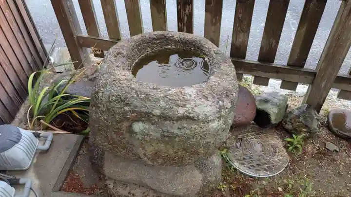 遊苦庵の手水舎