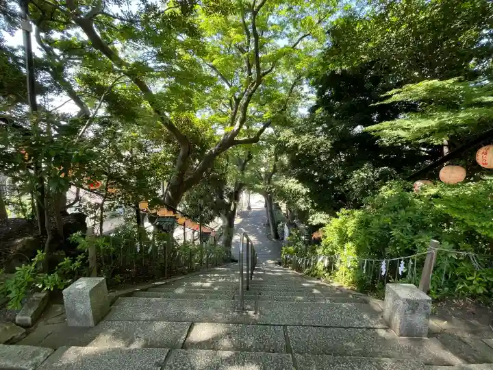 検見川神社の{uncategorized: "未分類", other: "その他", undefined: "問題あり", building: "その他建物", grave: "お墓", sacred_gate: "鳥居", guardian: "狛犬", statue: "像", buddha: "仏像", history: "歴史", nature: "自然", garden: "庭園", animal: "動物", pagoda: "塔", temizu: "手水舎", mountain_gate: "山門・神門", sanctuary: "本殿・本堂", subordinate: "末社・摂社", art: "芸術", scenery: "景色", jizo: "地蔵", ema: "絵馬", goshuin: "御朱印", omikuji: "おみくじ", items: "授与品その他", amulet: "お守り", goshuincho: "御朱印帳", eats: "食事", festival: "お祭り", votive_dance: "神楽", shichigosan: "七五三参", wedding: "結婚式", experience: "体験その他", initially: "初詣", around: "周辺", anti_infection: "感染症対策"}