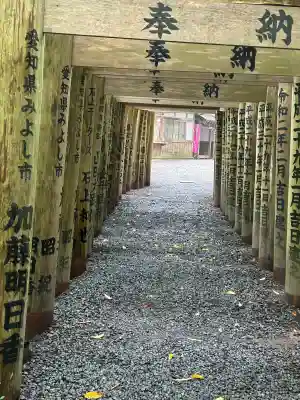 茜社の{uncategorized: "未分類", other: "その他", undefined: "問題あり", building: "その他建物", grave: "お墓", sacred_gate: "鳥居", guardian: "狛犬", statue: "像", buddha: "仏像", history: "歴史", nature: "自然", garden: "庭園", animal: "動物", pagoda: "塔", temizu: "手水舎", mountain_gate: "山門・神門", sanctuary: "本殿・本堂", subordinate: "末社・摂社", art: "芸術", scenery: "景色", jizo: "地蔵", ema: "絵馬", goshuin: "御朱印", omikuji: "おみくじ", items: "授与品その他", amulet: "お守り", goshuincho: "御朱印帳", eats: "食事", festival: "お祭り", votive_dance: "神楽", shichigosan: "七五三参", wedding: "結婚式", experience: "体験その他", initially: "初詣", around: "周辺", anti_infection: "感染症対策"}