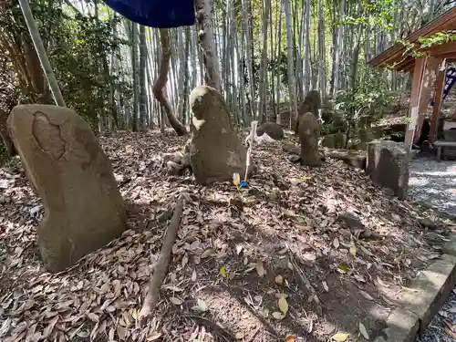 高屋神社の像