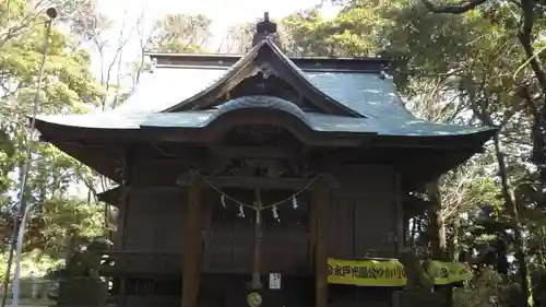 掘出神社の本殿