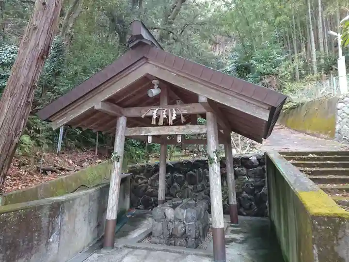 長島神社の手水舎