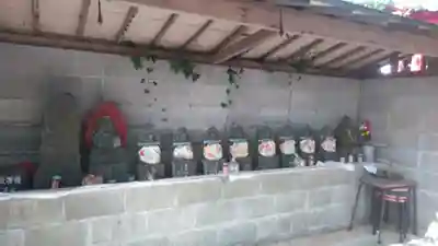 瑜珈稲荷神社の地蔵