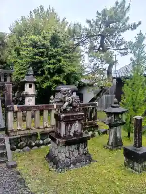 神明神社の{uncategorized: "未分類", other: "その他", undefined: "問題あり", building: "その他建物", grave: "お墓", sacred_gate: "鳥居", guardian: "狛犬", statue: "像", buddha: "仏像", history: "歴史", nature: "自然", garden: "庭園", animal: "動物", pagoda: "塔", temizu: "手水舎", mountain_gate: "山門・神門", sanctuary: "本殿・本堂", subordinate: "末社・摂社", art: "芸術", scenery: "景色", jizo: "地蔵", ema: "絵馬", goshuin: "御朱印", omikuji: "おみくじ", items: "授与品その他", amulet: "お守り", goshuincho: "御朱印帳", eats: "食事", festival: "お祭り", votive_dance: "神楽", shichigosan: "七五三参", wedding: "結婚式", experience: "体験その他", initially: "初詣", around: "周辺", anti_infection: "感染症対策"}