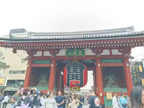 浅草寺の山門・神門