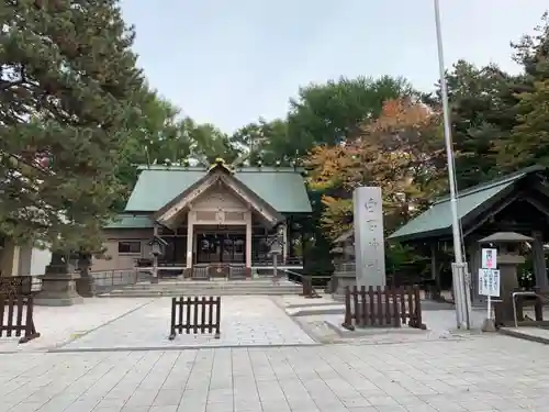 白石神社の本殿