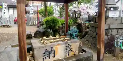 神明社・八幡社合殿(中杉町)の手水舎