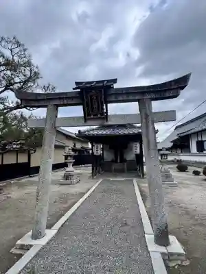 市殿神社の{uncategorized: "未分類", other: "その他", undefined: "問題あり", building: "その他建物", grave: "お墓", sacred_gate: "鳥居", guardian: "狛犬", statue: "像", buddha: "仏像", history: "歴史", nature: "自然", garden: "庭園", animal: "動物", pagoda: "塔", temizu: "手水舎", mountain_gate: "山門・神門", sanctuary: "本殿・本堂", subordinate: "末社・摂社", art: "芸術", scenery: "景色", jizo: "地蔵", ema: "絵馬", goshuin: "御朱印", omikuji: "おみくじ", items: "授与品その他", amulet: "お守り", goshuincho: "御朱印帳", eats: "食事", festival: "お祭り", votive_dance: "神楽", shichigosan: "七五三参", wedding: "結婚式", experience: "体験その他", initially: "初詣", around: "周辺", anti_infection: "感染症対策"}