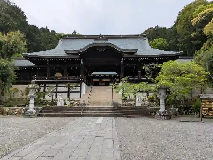 近江神宮の{uncategorized: "未分類", other: "その他", undefined: "問題あり", building: "その他建物", grave: "お墓", sacred_gate: "鳥居", guardian: "狛犬", statue: "像", buddha: "仏像", history: "歴史", nature: "自然", garden: "庭園", animal: "動物", pagoda: "塔", temizu: "手水舎", mountain_gate: "山門・神門", sanctuary: "本殿・本堂", subordinate: "末社・摂社", art: "芸術", scenery: "景色", jizo: "地蔵", ema: "絵馬", goshuin: "御朱印", omikuji: "おみくじ", items: "授与品その他", amulet: "お守り", goshuincho: "御朱印帳", eats: "食事", festival: "お祭り", votive_dance: "神楽", shichigosan: "七五三参", wedding: "結婚式", experience: "体験その他", initially: "初詣", around: "周辺", anti_infection: "感染症対策"}
