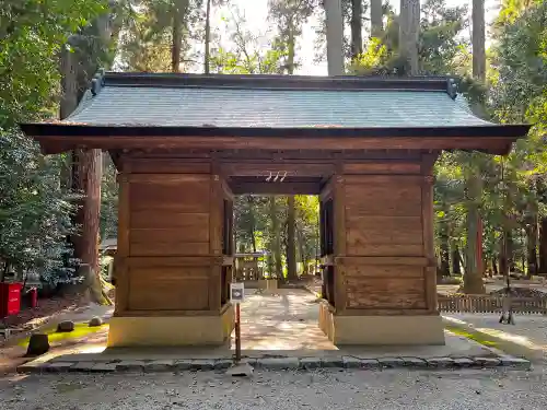 伊和神社の山門