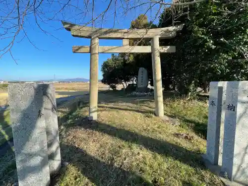 八幡神社御旅所の{uncategorized: "未分類", other: "その他", undefined: "問題あり", building: "その他建物", grave: "お墓", sacred_gate: "鳥居", guardian: "狛犬", statue: "像", buddha: "仏像", history: "歴史", nature: "自然", garden: "庭園", animal: "動物", pagoda: "塔", temizu: "手水舎", mountain_gate: "山門・神門", sanctuary: "本殿・本堂", subordinate: "末社・摂社", art: "芸術", scenery: "景色", jizo: "地蔵", ema: "絵馬", goshuin: "御朱印", omikuji: "おみくじ", items: "授与品その他", amulet: "お守り", goshuincho: "御朱印帳", eats: "食事", festival: "お祭り", votive_dance: "神楽", shichigosan: "七五三参", wedding: "結婚式", experience: "体験その他", initially: "初詣", around: "周辺", anti_infection: "感染症対策"}