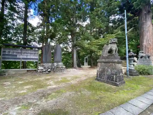 中野神社の狛犬