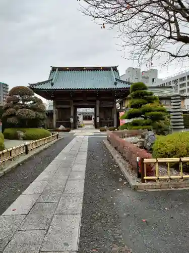 宗保院の山門