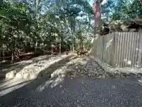 河原神社(豊受大神宮摂社)・毛理神社(豊受大神宮末社)の{uncategorized: "未分類", other: "その他", undefined: "問題あり", building: "その他建物", grave: "お墓", sacred_gate: "鳥居", guardian: "狛犬", statue: "像", buddha: "仏像", history: "歴史", nature: "自然", garden: "庭園", animal: "動物", pagoda: "塔", temizu: "手水舎", mountain_gate: "山門・神門", sanctuary: "本殿・本堂", subordinate: "末社・摂社", art: "芸術", scenery: "景色", jizo: "地蔵", ema: "絵馬", goshuin: "御朱印", omikuji: "おみくじ", items: "授与品その他", amulet: "お守り", goshuincho: "御朱印帳", eats: "食事", festival: "お祭り", votive_dance: "神楽", shichigosan: "七五三参", wedding: "結婚式", experience: "体験その他", initially: "初詣", around: "周辺", anti_infection: "感染症対策"}